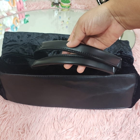 Victoria's Secret Limited Edition Velvet Tote - Picture 3 of 8